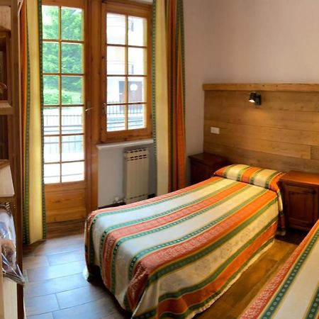 Hotel Trois Etoiles Entracque Exteriör bild