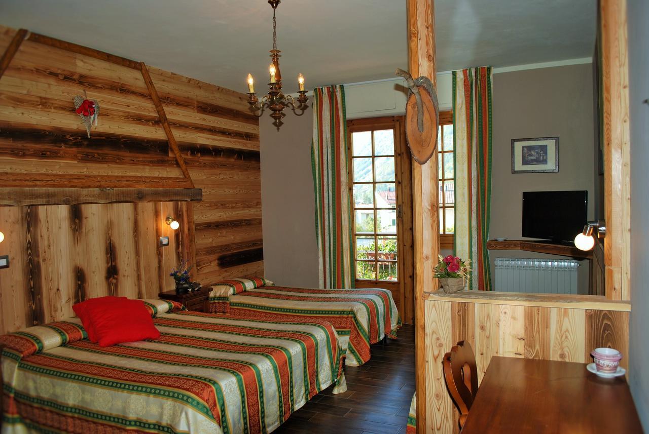 Hotel Trois Etoiles Entracque Exteriör bild