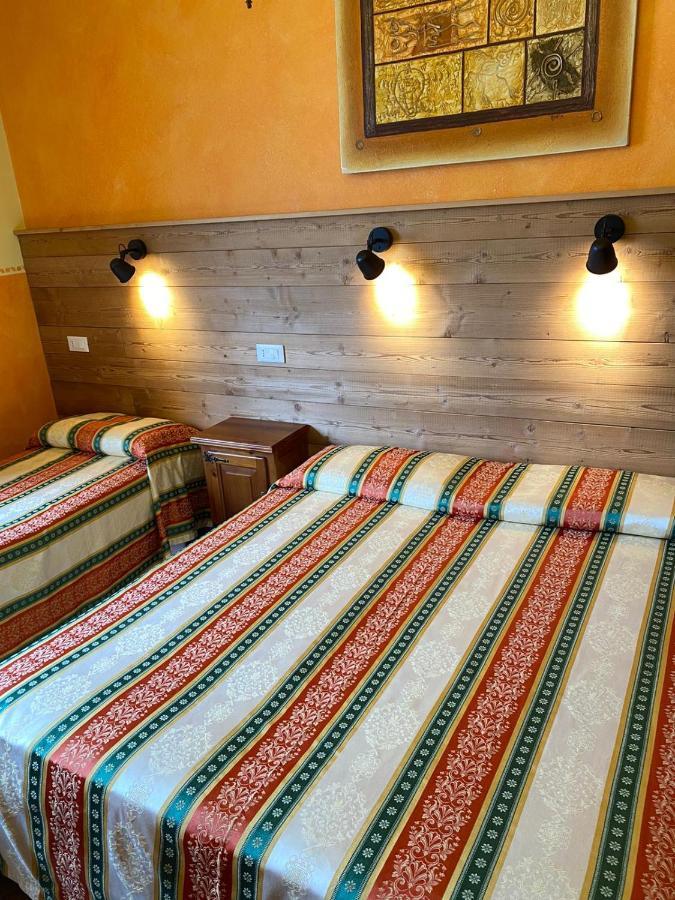 Hotel Trois Etoiles Entracque Exteriör bild